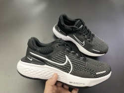 GIÀY ZOOMX INVINCIBLE RUN NAM NỮ CAO CẤP (ĐEN)